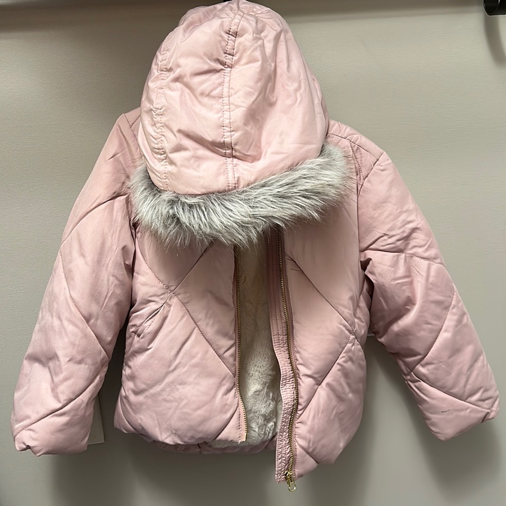 Old Navy faux fur lined Girls Size XS Jacket/Coat. Dust Pink